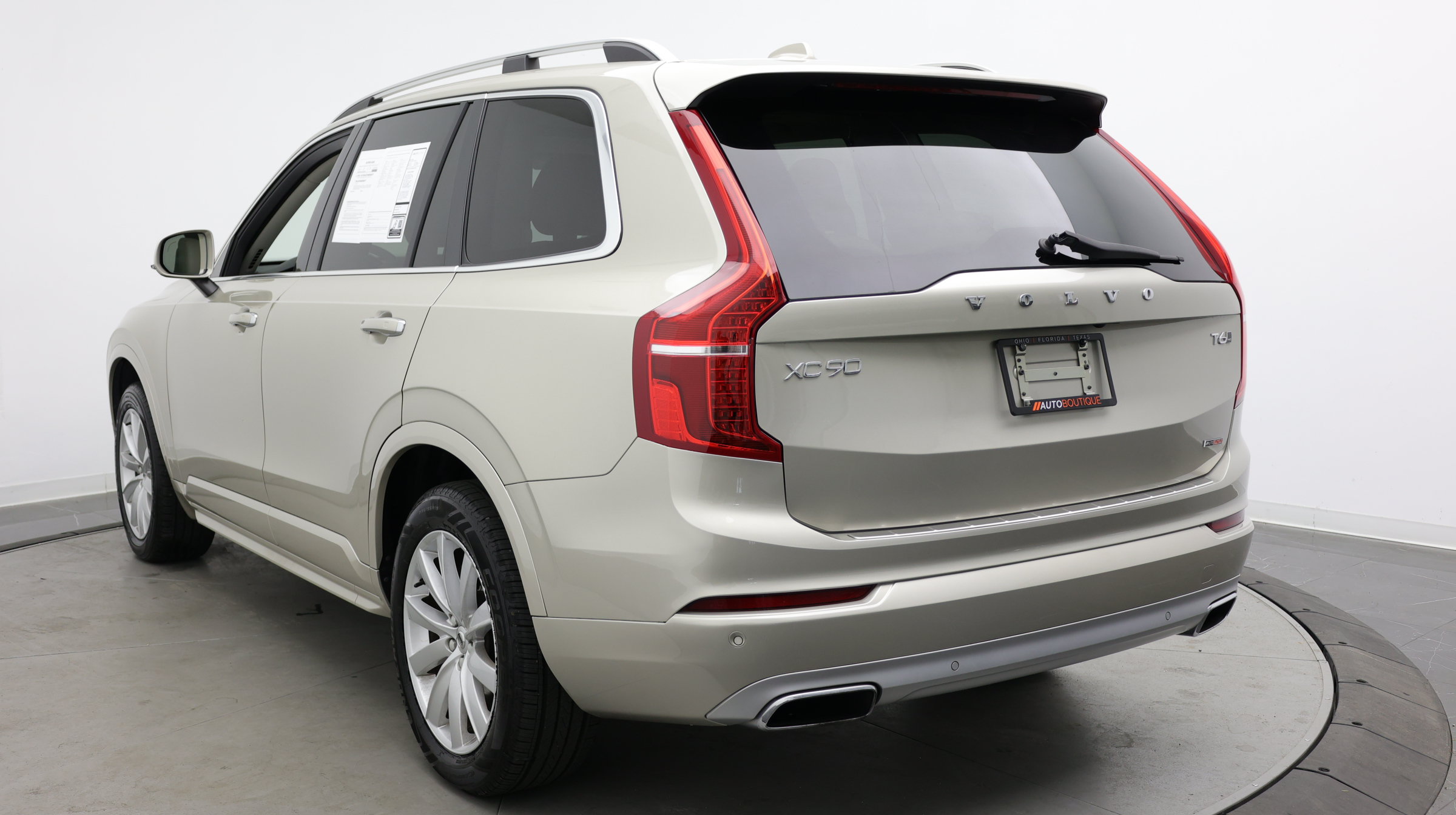 Used 2016 Volvo XC90 T6 Momentum w/ Momentum Plus Package AWD/4WD image 4