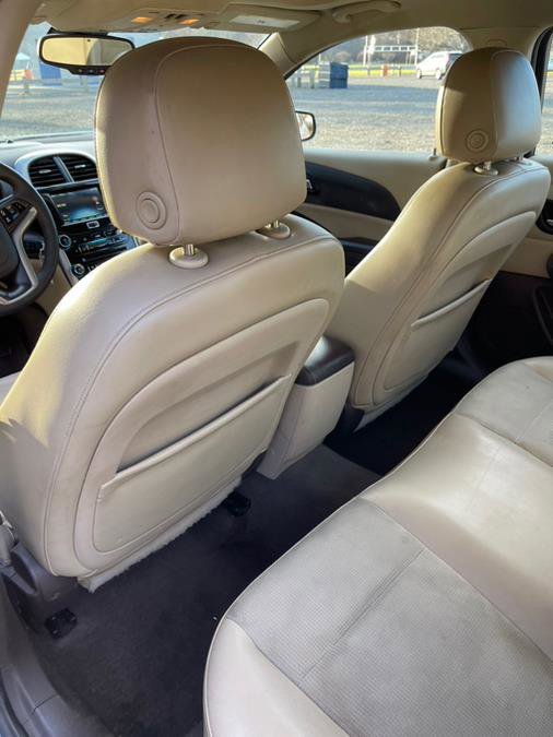 Used 2016 Chevrolet Malibu LT image 32