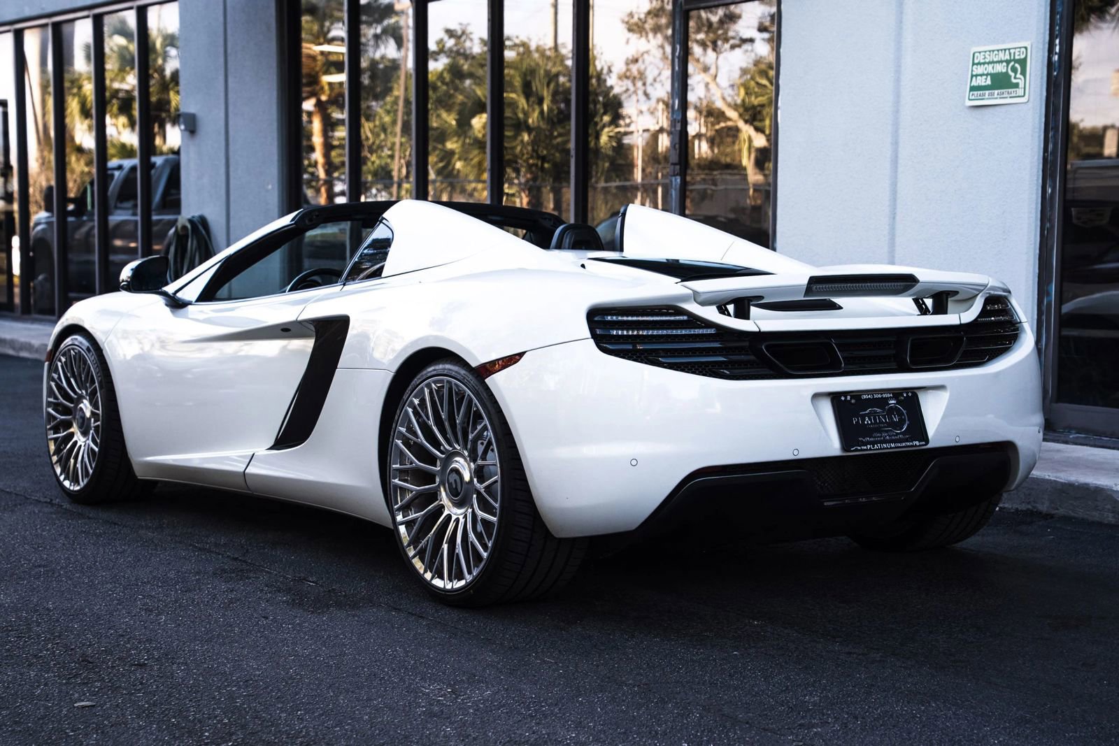 Used 2013 McLaren MP4-12C Spider image 12