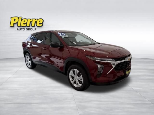 Used 2025 Chevrolet Trax LS w/ Driver Confidence Package FWD image 6