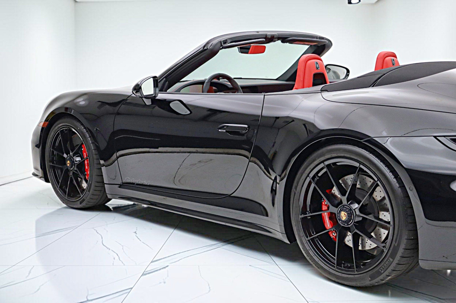 Used 2026 Porsche 911 Carrera 4 GTS AWD/4WD image 7