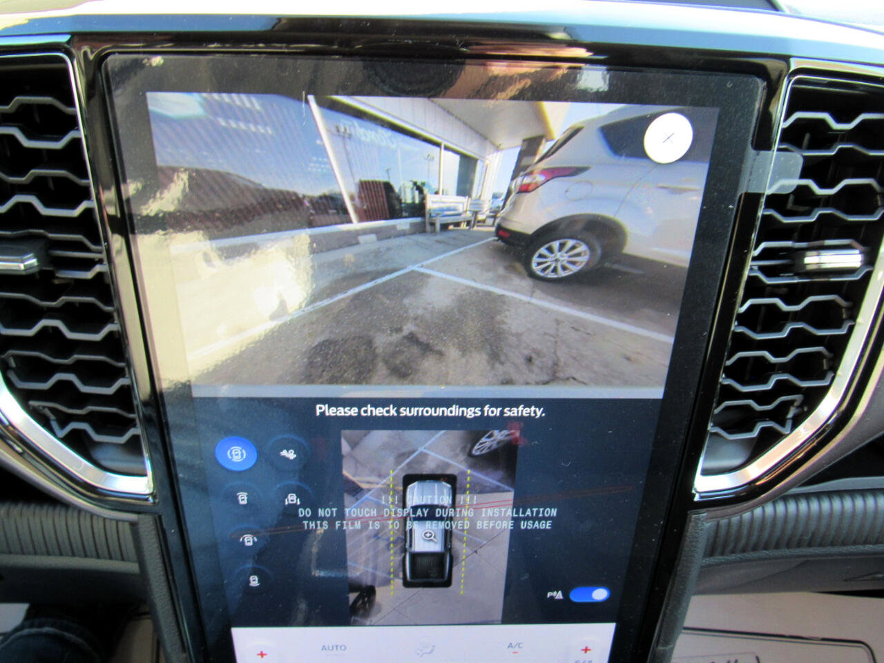 New 2025 Ford Ranger XLT w/ Equipment Group 301A High image 39