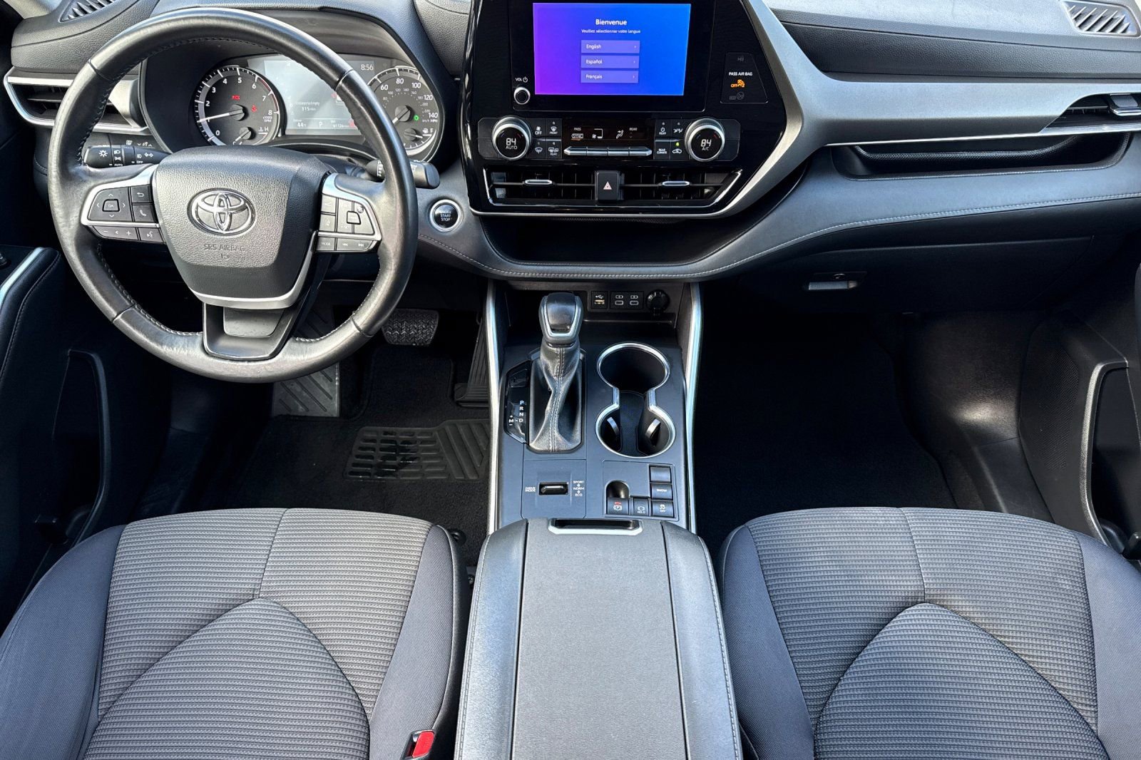 Used 2024 Toyota Highlander LE image 13