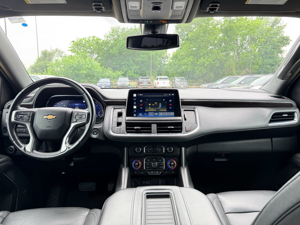 Used 2022 Chevrolet Suburban LT RWD image 18