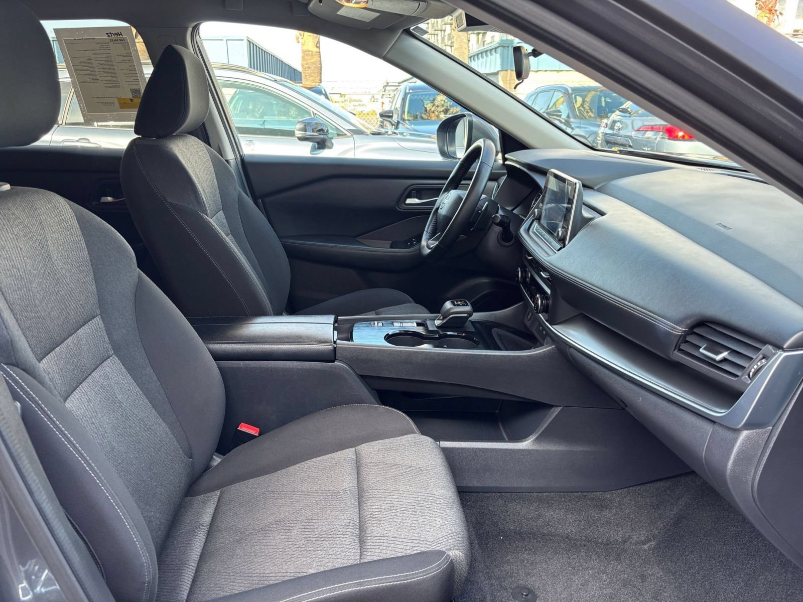 Used 2025 Nissan Rogue SV FWD image 37