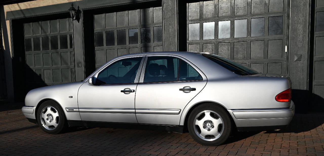 Used 1997 Mercedes-Benz E 420 image 4