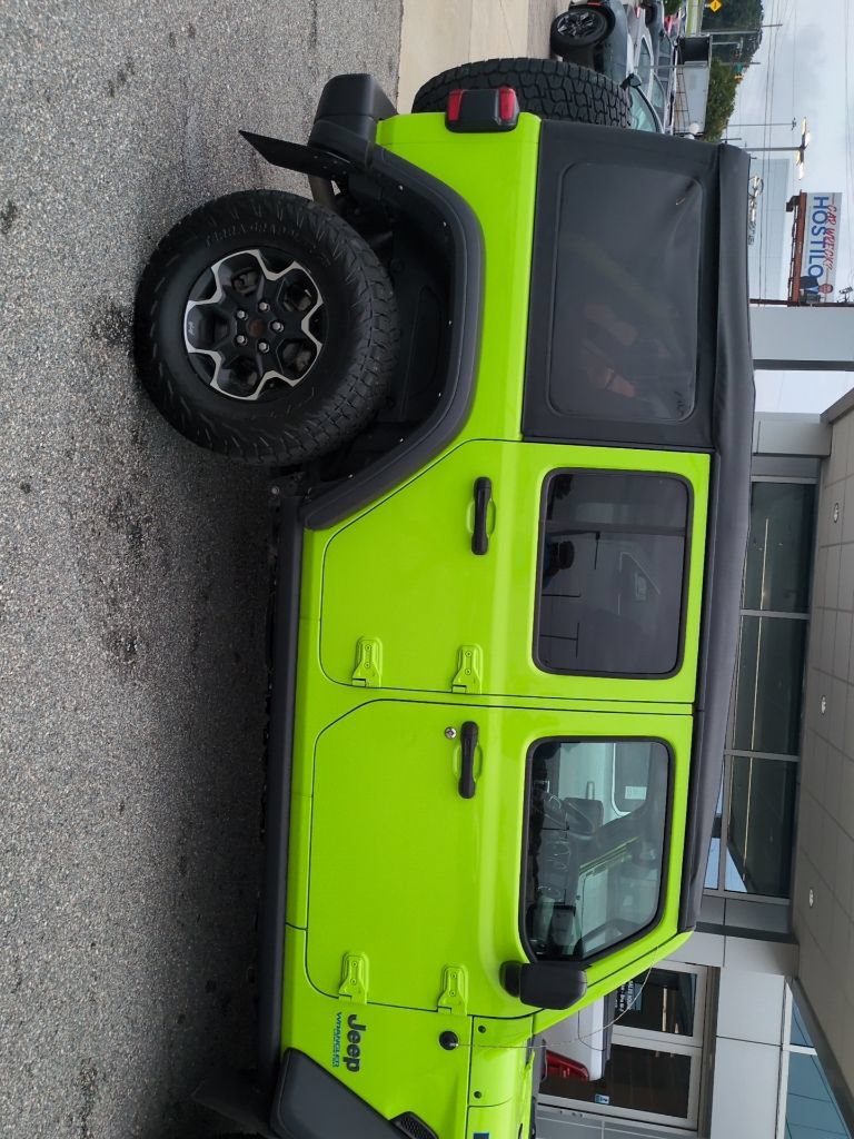 Used 2021 Jeep Wrangler Unlimited Rubicon 4xe w/ Cold Weather Group AWD/4WD image 4