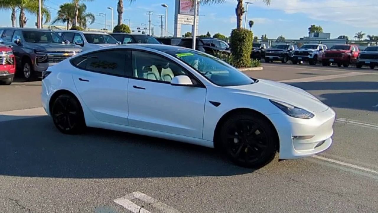 Used 2021 Tesla Model 3 Long Range image 9