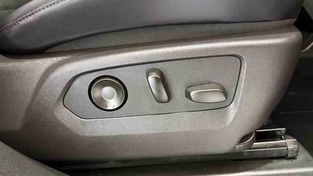 Used 2025 GMC Hummer EV 2X image 23