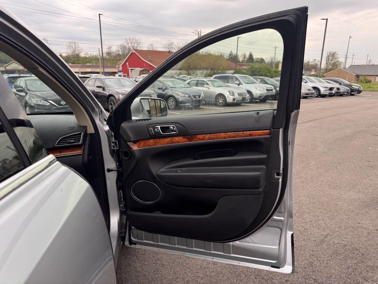 Used 2019 Lincoln MKT AWD image 19