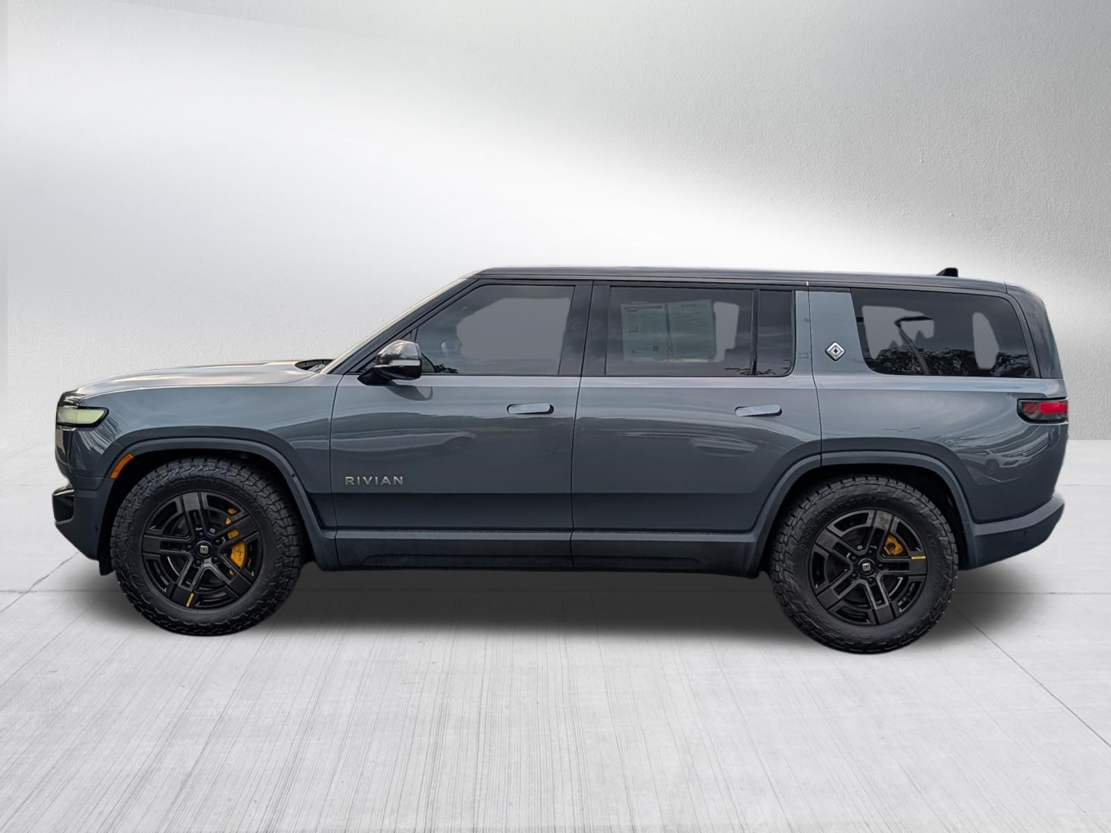 Used 2023 Rivian R1S Adventure AWD/4WD image 4