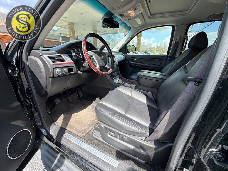 Used 2009 Cadillac Escalade EXT AWD/4WD image 11