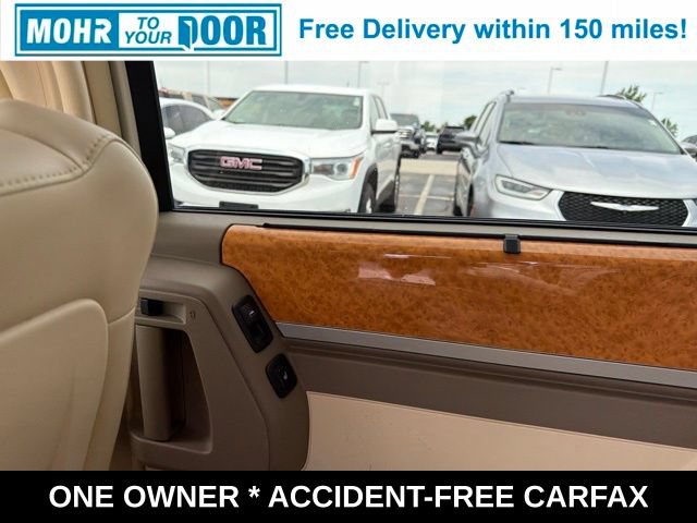 Used 2010 Chrysler Town & Country Limited w/ Entertainment Group #3 FWD image 36