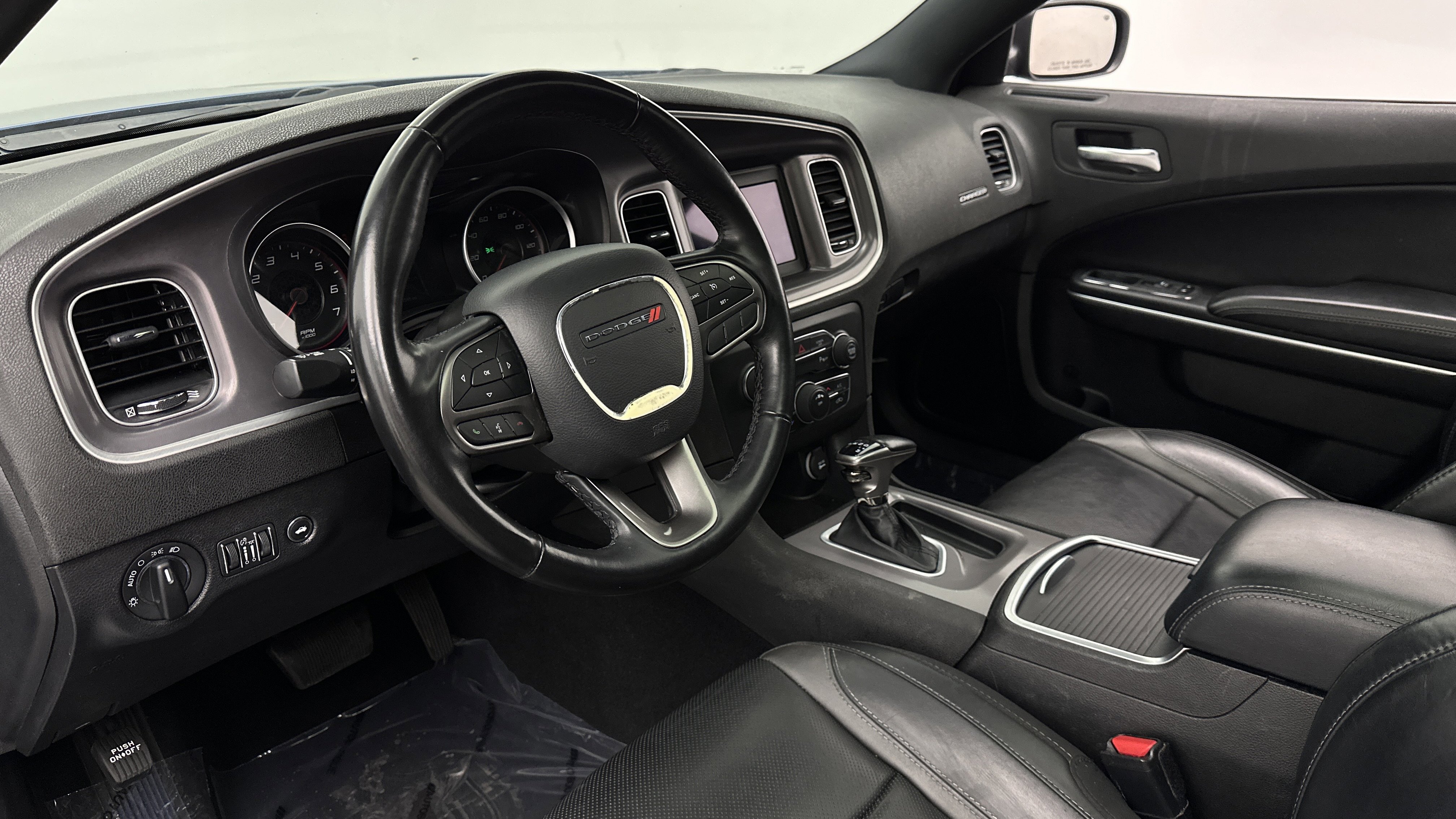 Used 2022 Dodge Charger SXT w/ Leather Interior Group RWD image 10