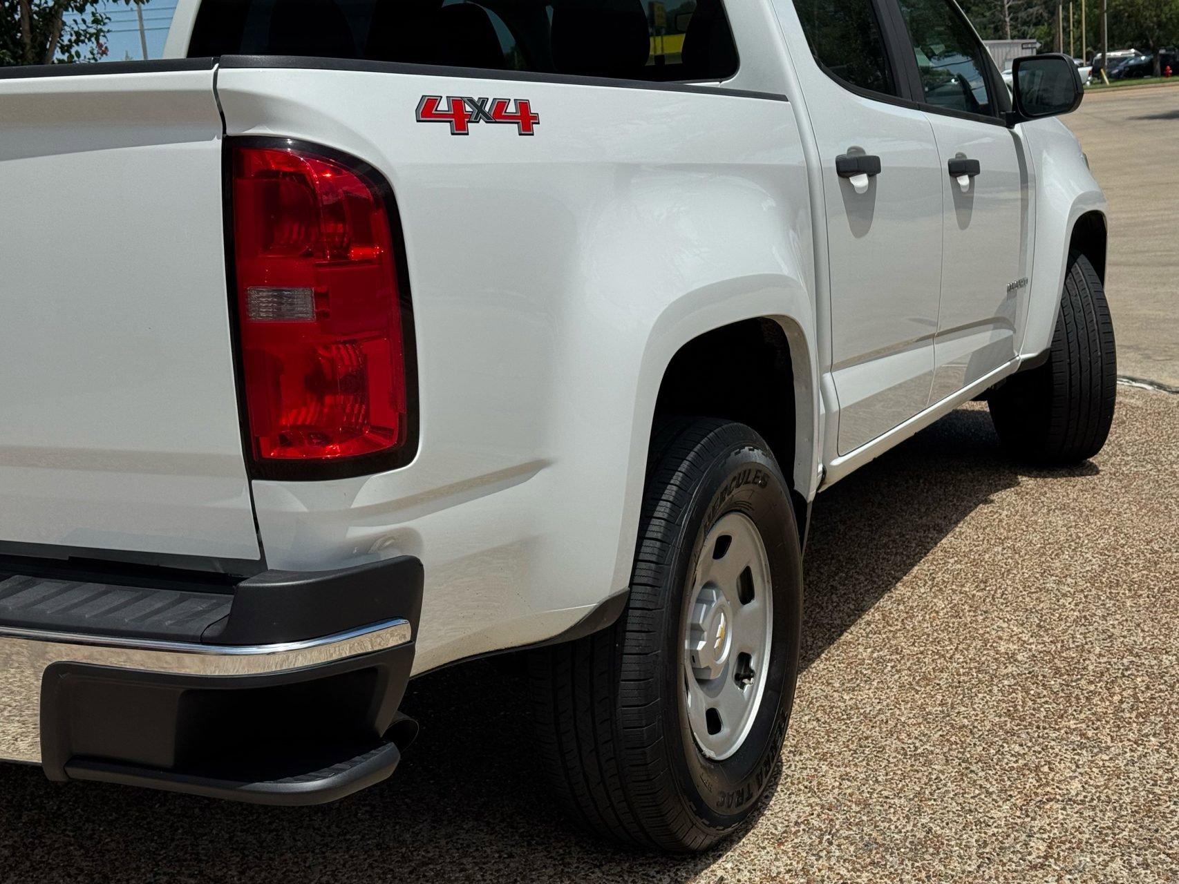 Used 2018 Chevrolet Colorado W/T w/ WT Convenience Package AWD/4WD image 4