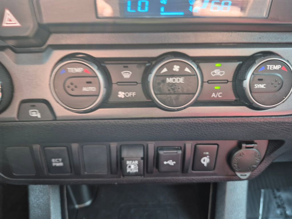 Used 2023 Toyota Tacoma TRD Sport image 18