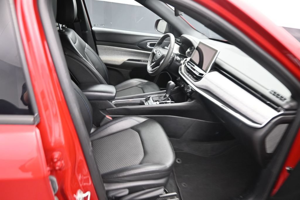 Used 2024 Jeep Compass Latitude AWD/4WD image 10