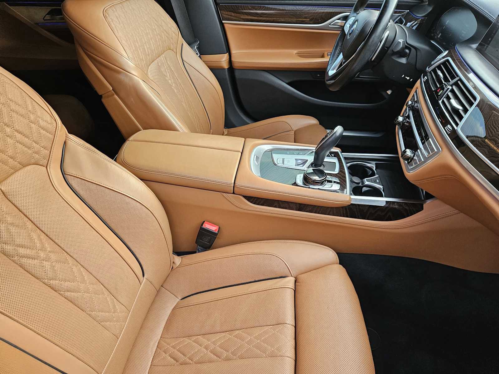 Used 2020 BMW 740i w/ Premium Package image 13