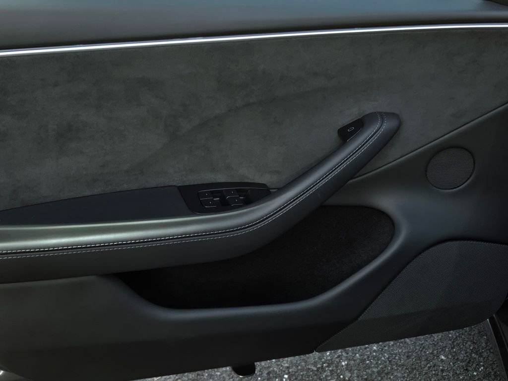 Used 2024 Tesla Model 3 Performance image 12