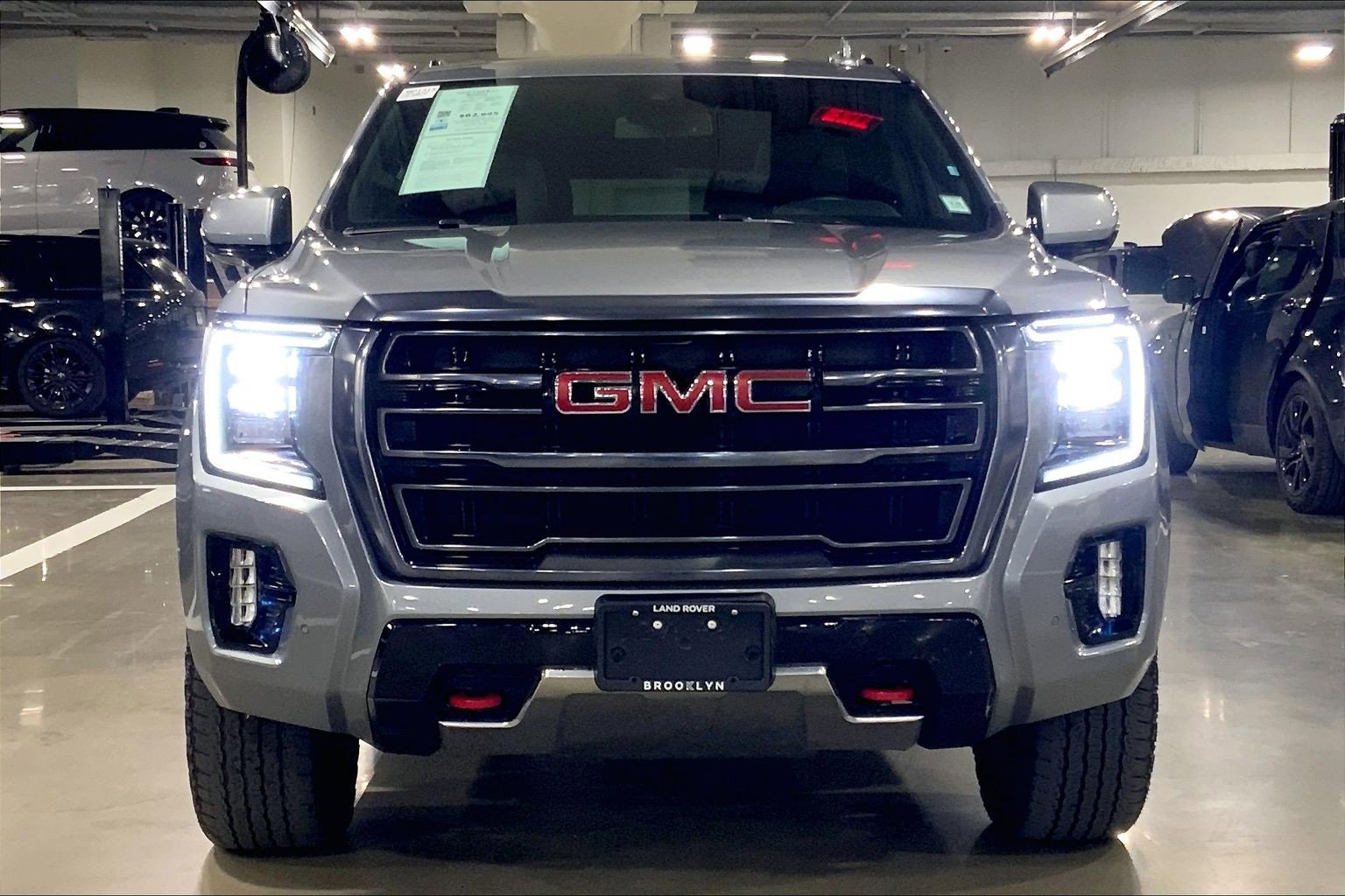 Used 2023 GMC Yukon XL AT4 image 3