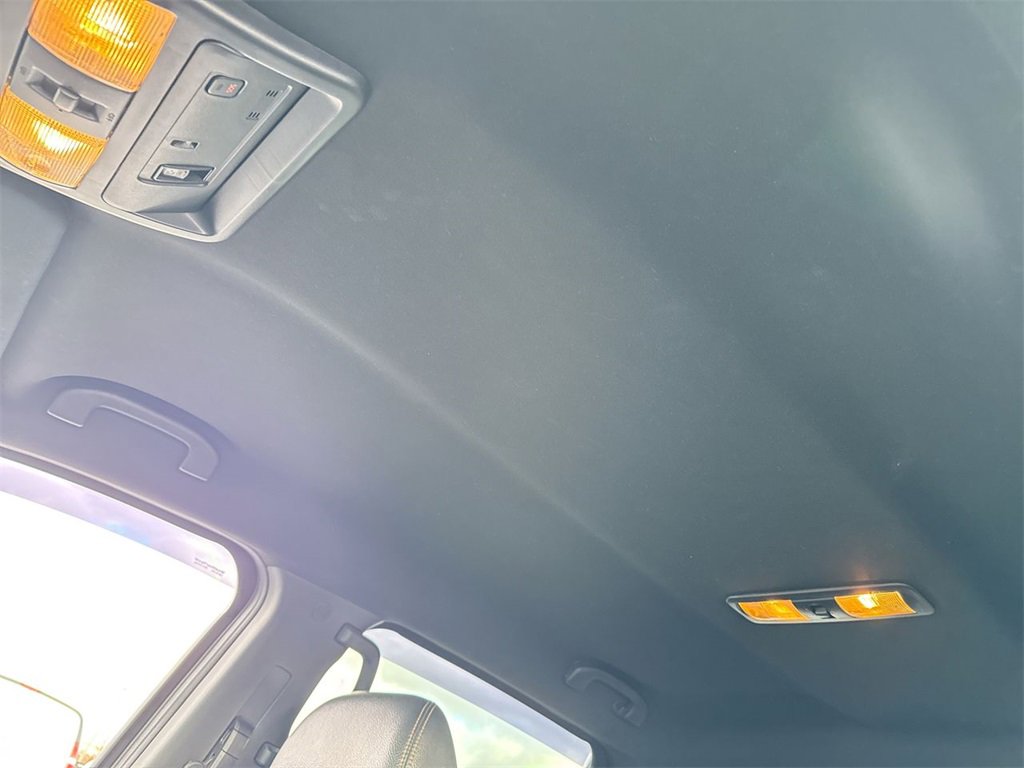 Used 2019 Nissan Titan SL w/ Midnight Edition image 22