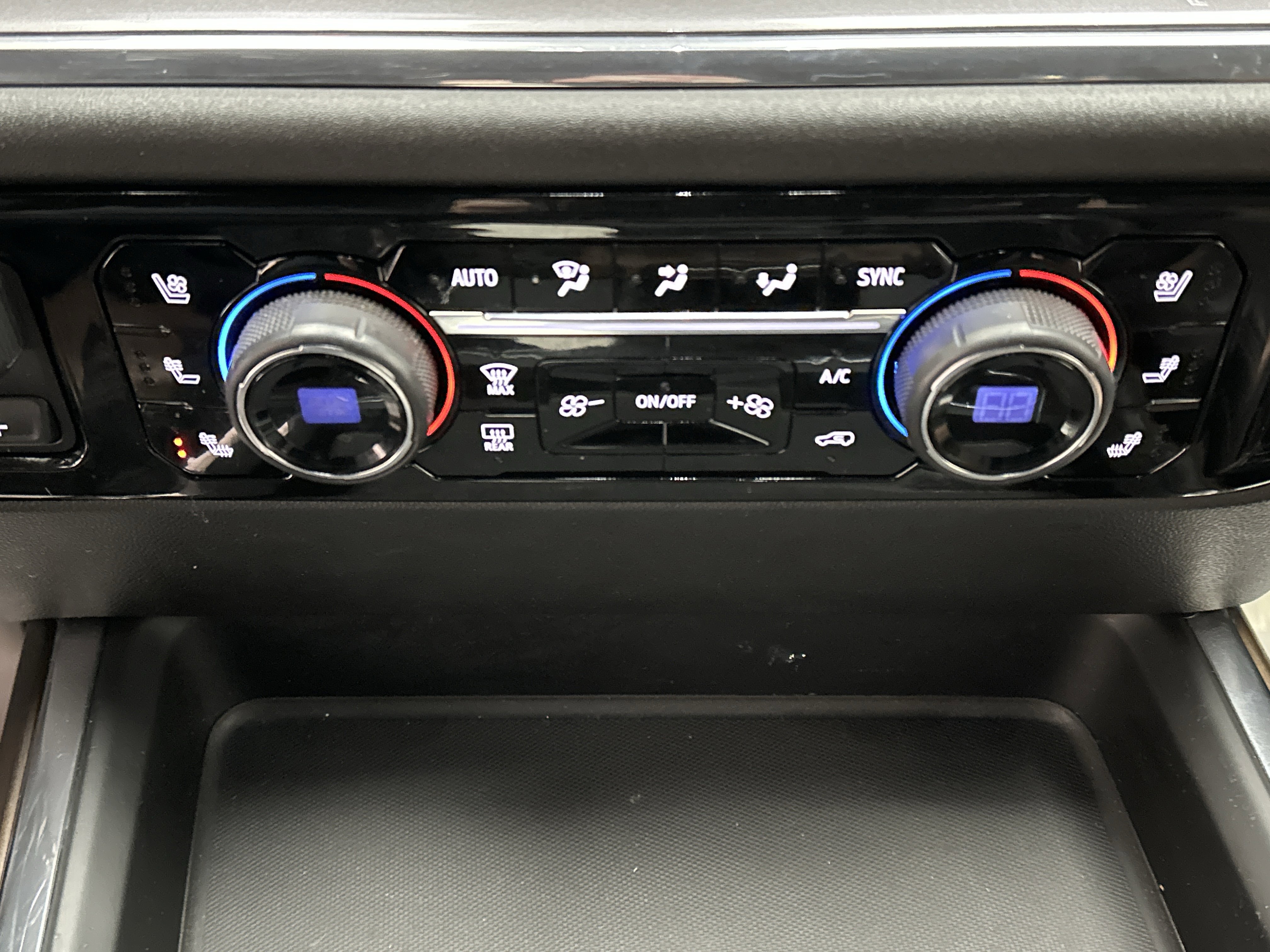 Used 2024 Chevrolet Silverado 2500 High Country w/ Technology Package image 41