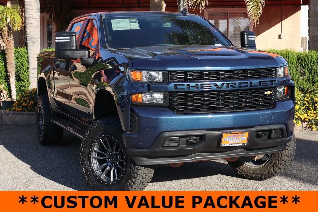 Used 2019 Chevrolet Silverado 1500 Custom w/ Custom Max Trailering Package AWD/4WD image 2