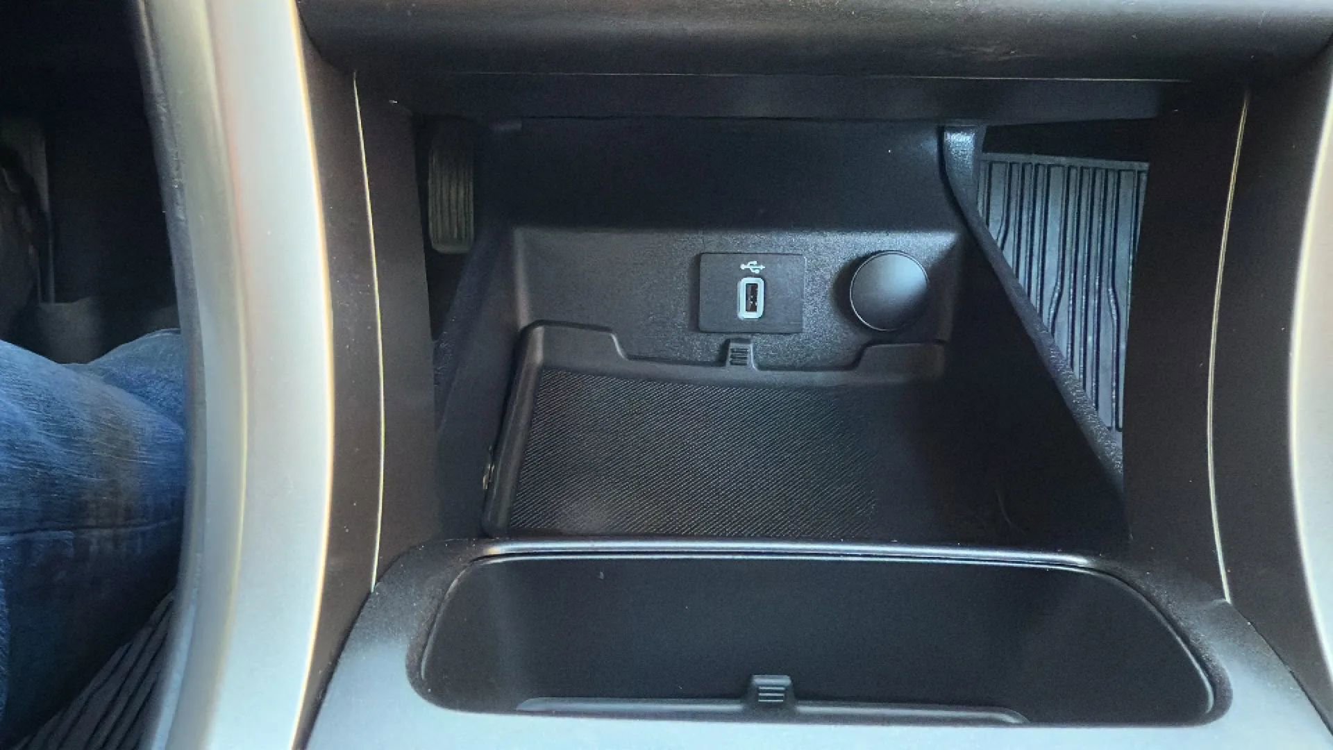 Used 2018 Ford Fusion Energi SE image 19