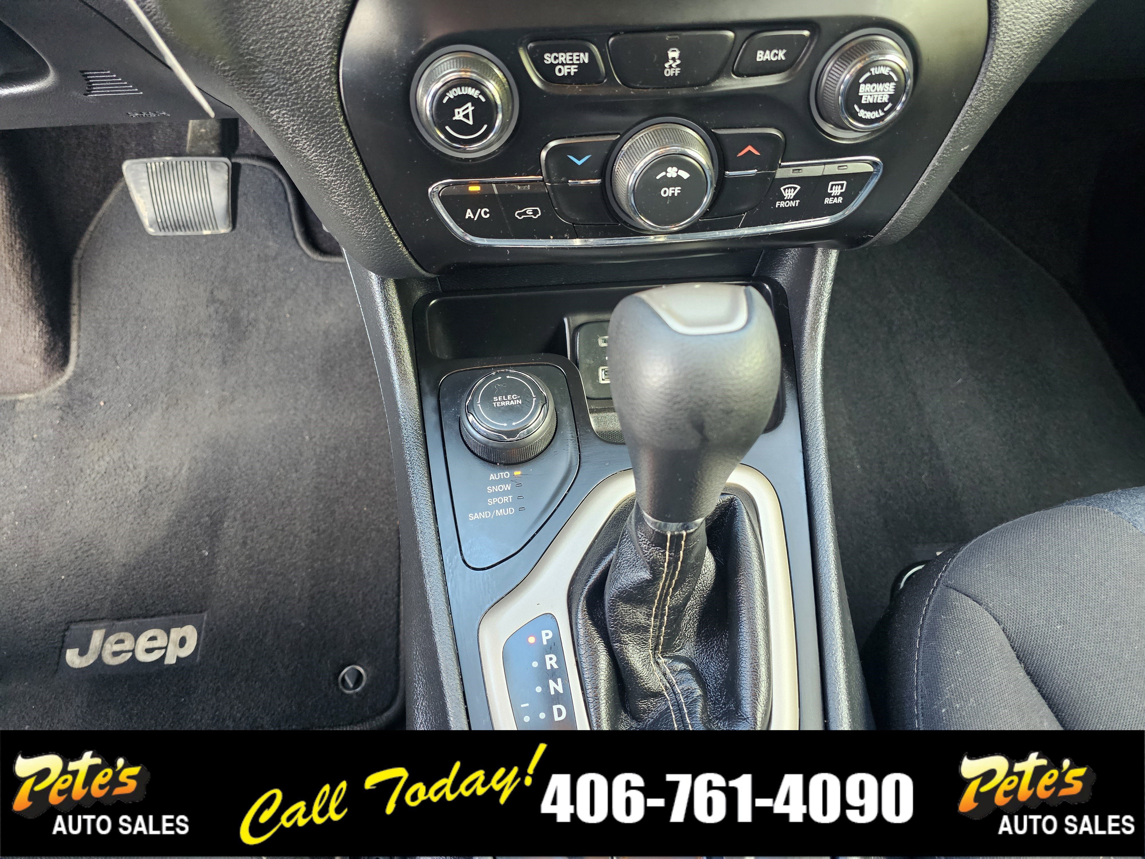 Used 2018 Jeep Cherokee Latitude w/ Safety Group image 21