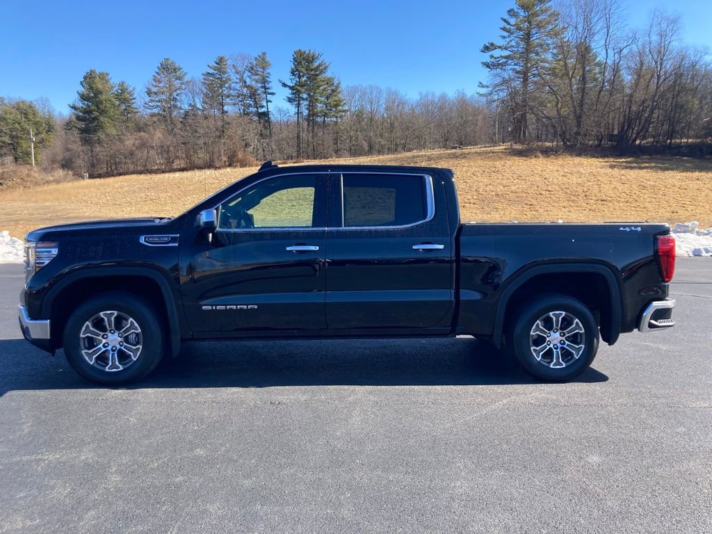 Used 2024 GMC Sierra 1500 SLT AWD/4WD image 5