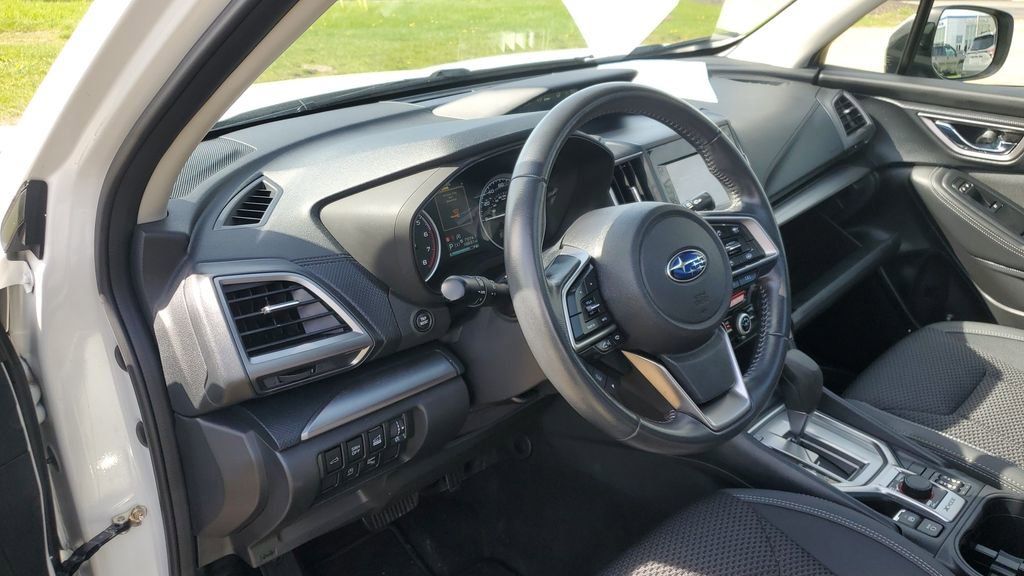 Certified 2023 Subaru Forester Premium AWD/4WD image 9
