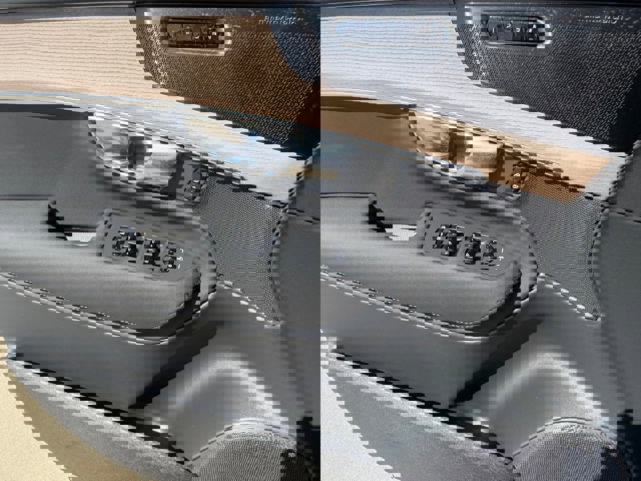 New 2026 Volvo XC90 T8 Plus image 17