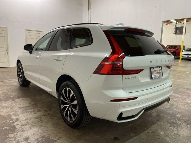 Used 2025 Volvo XC60 B5 Core image 4