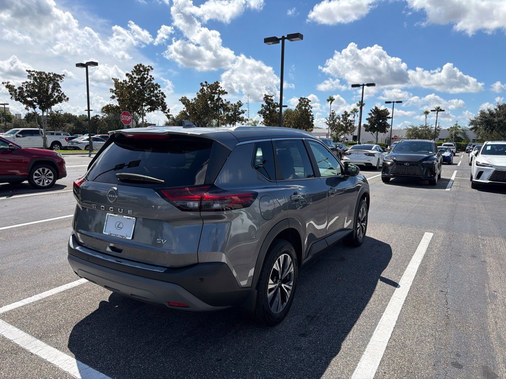 Used 2023 Nissan Rogue SV w/ SV Premium B Package FWD image 6