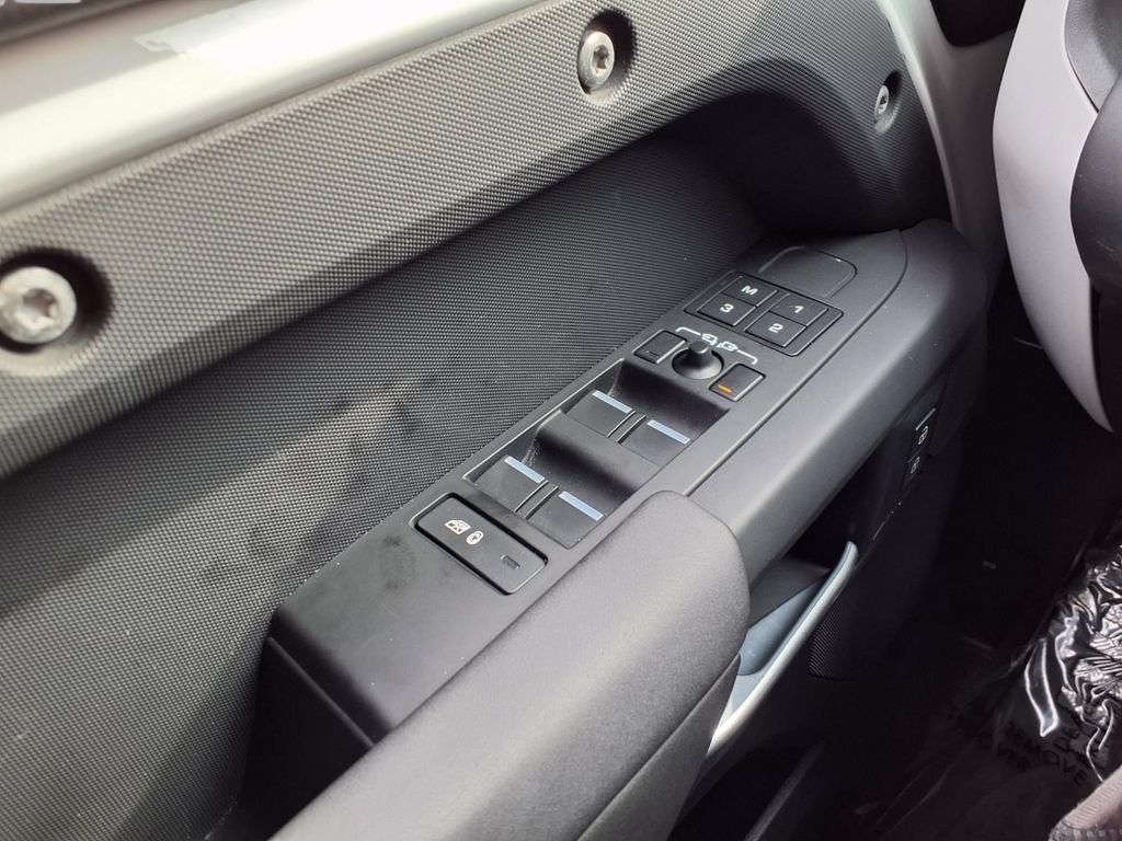Used 2025 Land Rover Defender 110 S AWD/4WD image 18