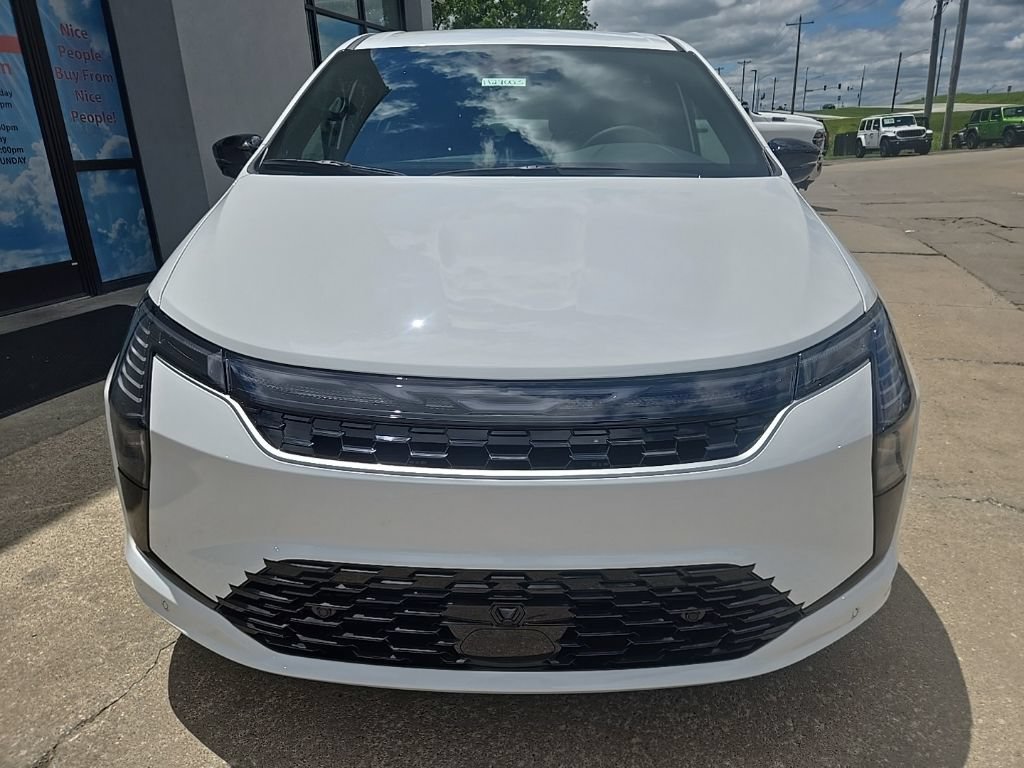 New 2027 Chrysler Pacifica Select w/ Family Tech Group FWD image 18