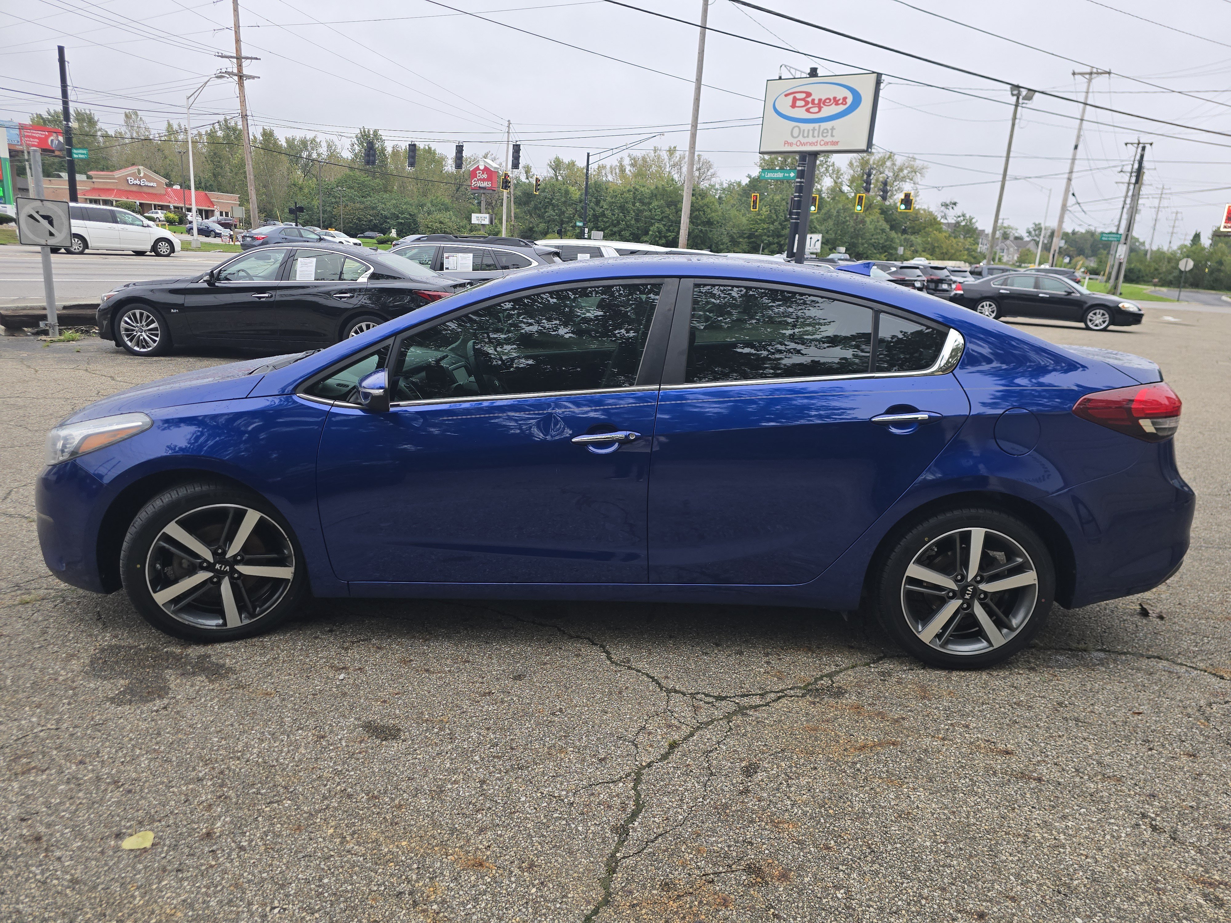 Used 2017 Kia Forte EX FWD image 4