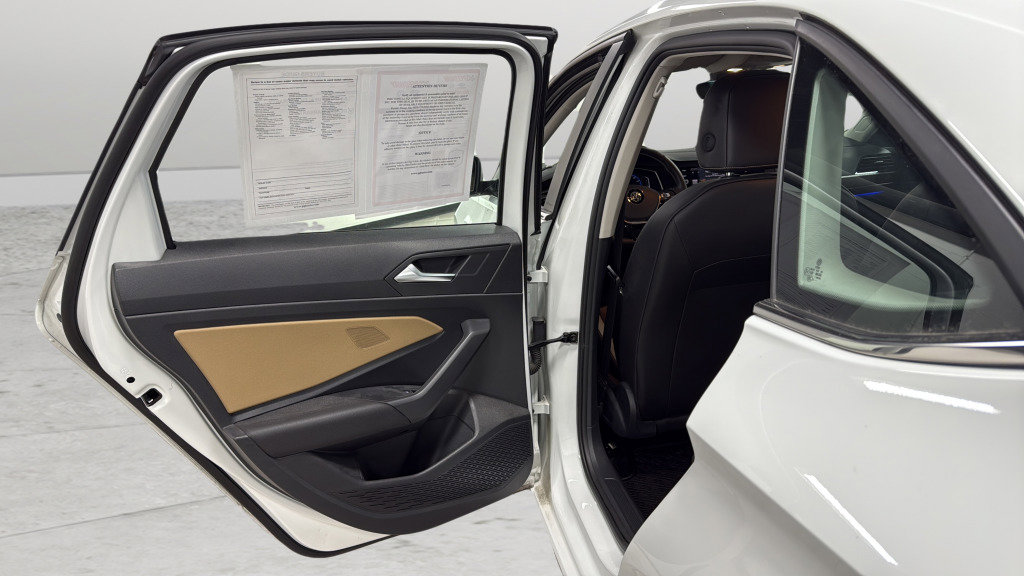 Certified 2021 Volkswagen Jetta SEL Premium image 31