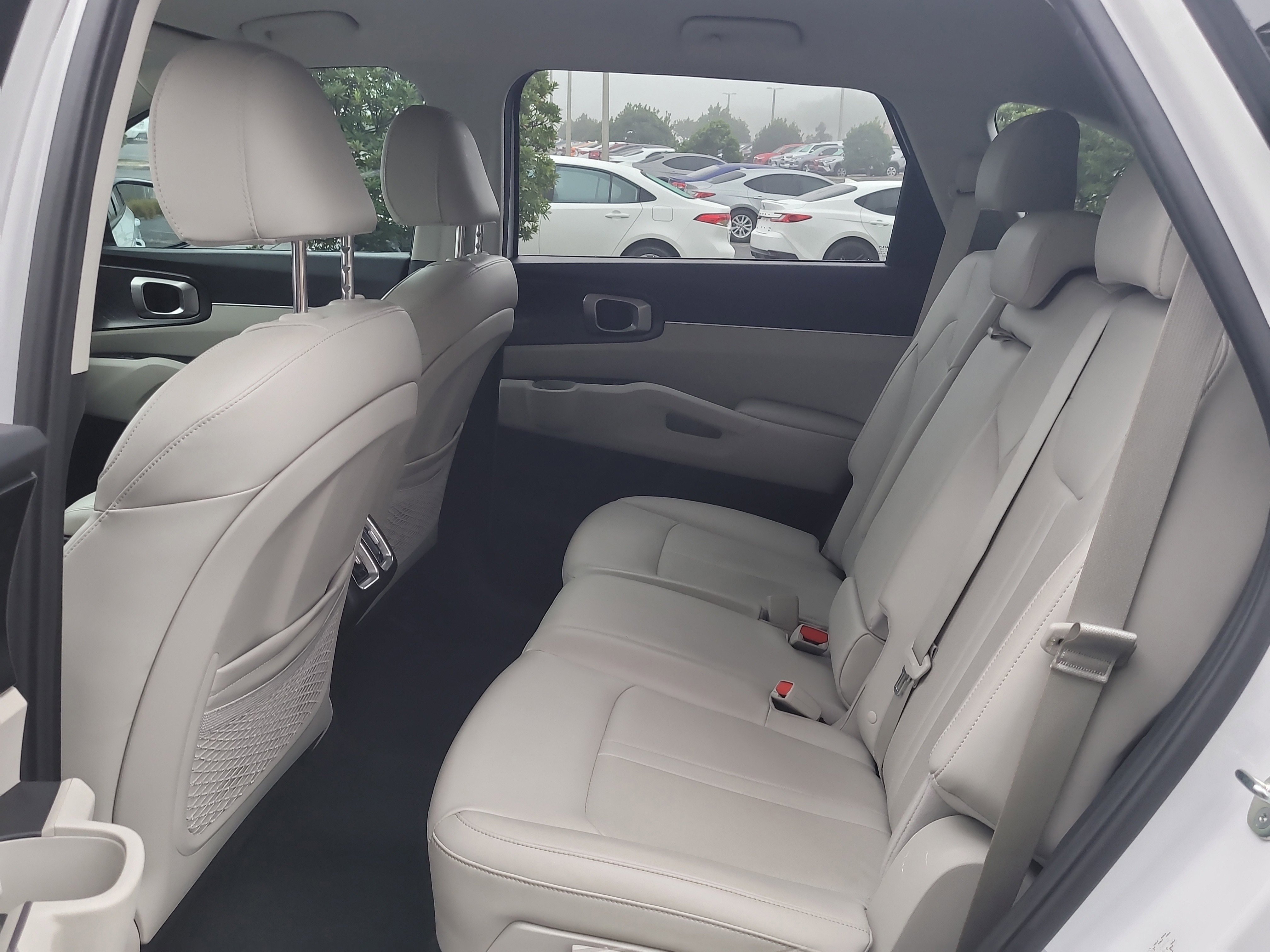 Used 2023 Kia Sorento S image 14