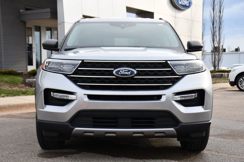 Used 2023 Ford Explorer XLT w/ Equipment Group 202A AWD/4WD image 10