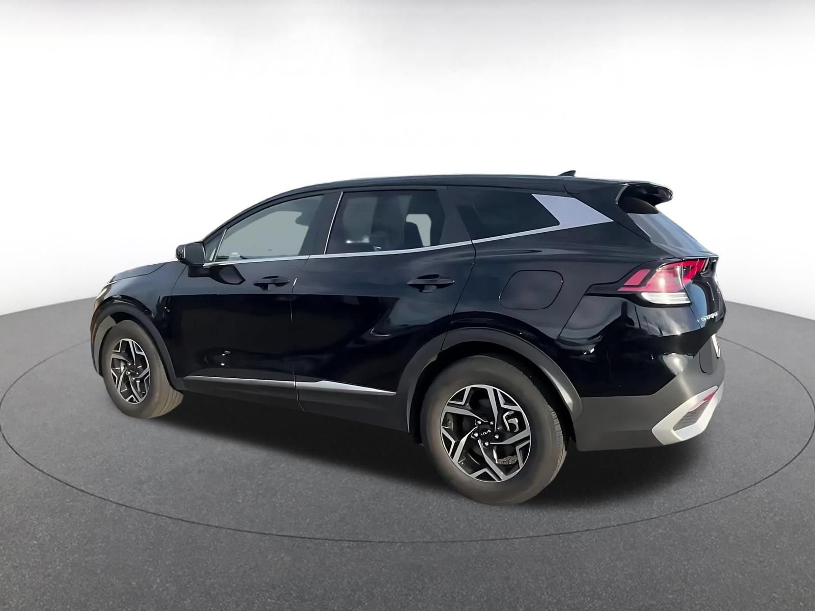 Used 2025 Kia Sportage LX FWD image 10