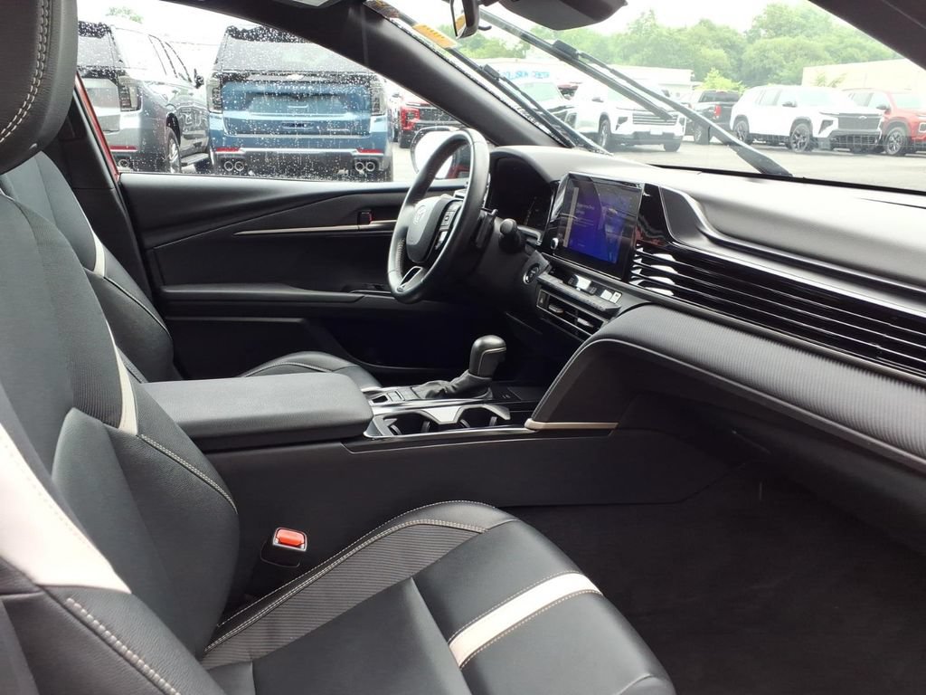 Used 2025 Toyota Camry SE FWD image 19