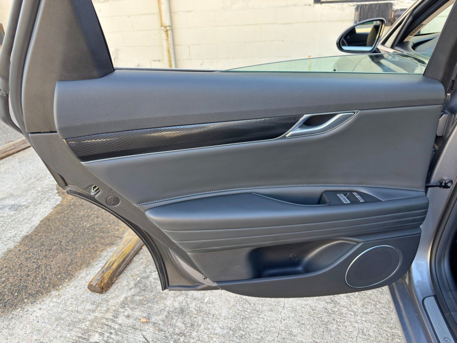 Used 2025 Genesis G80 2.5T AWD/4WD image 48