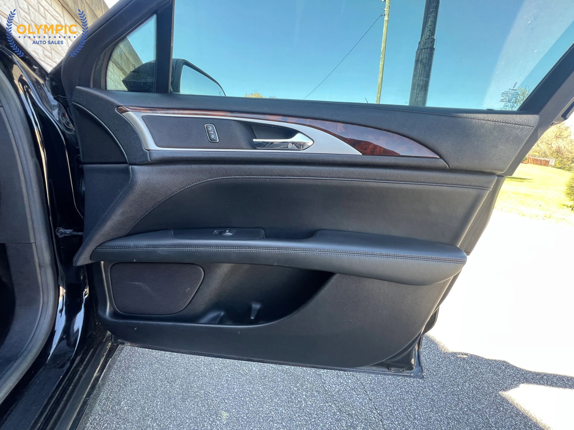 Used 2017 Lincoln MKZ Reserve w/ Technology Package image 44