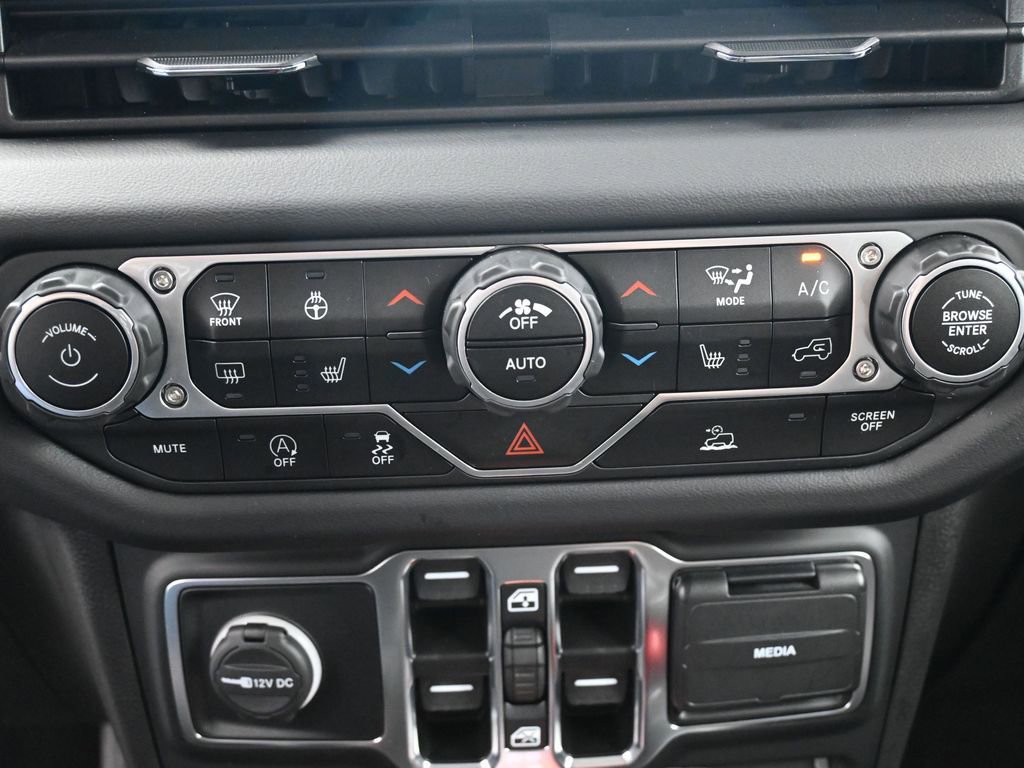 Used 2024 Jeep Wrangler Unlimited Rubicon w/ Convenience Group image 21