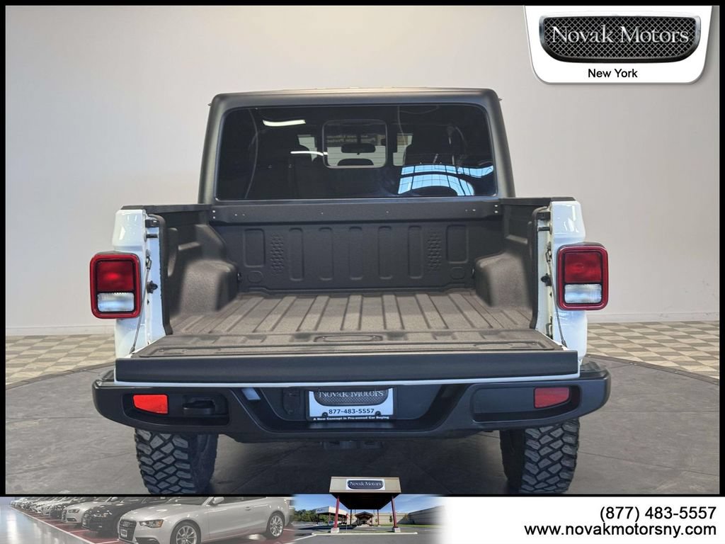 Used 2022 Jeep Gladiator Overland AWD/4WD image 6