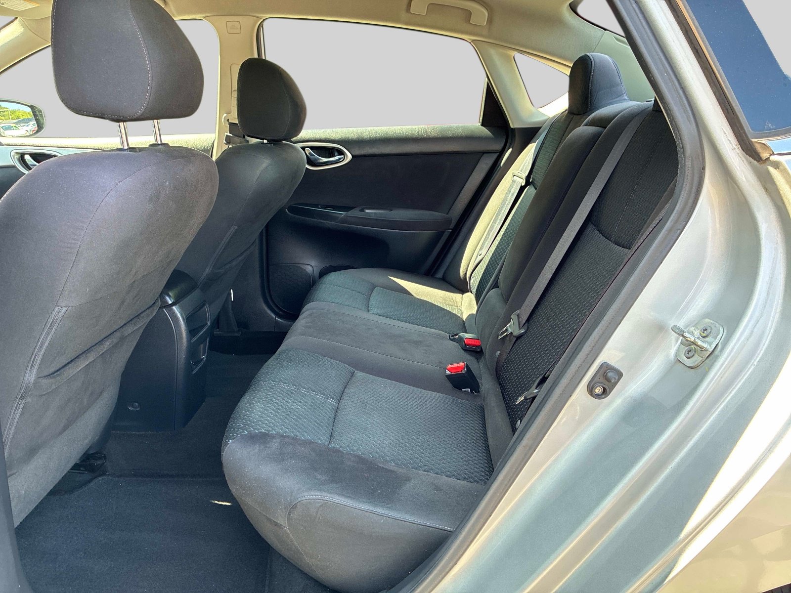Used 2014 Nissan Sentra SR w/ Electronics Package FWD image 14