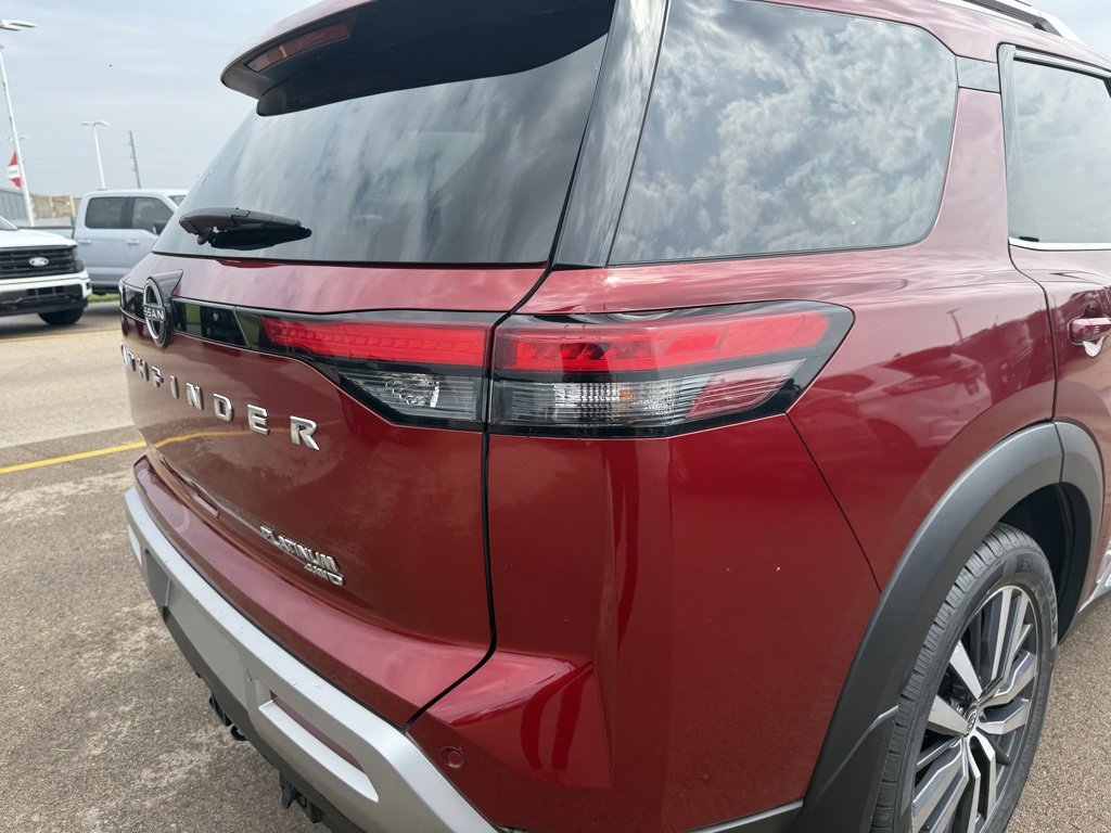 Used 2022 Nissan Pathfinder Platinum w/ Cargo Package image 39