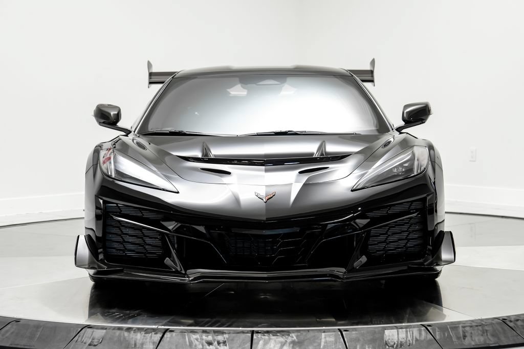 Used 2026 Chevrolet Corvette ZR1 w/ ZR1 Carbon Fiber Aero Package RWD image 3