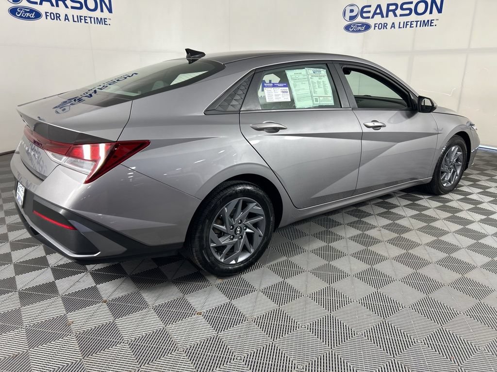 Used 2024 Hyundai Elantra SEL FWD image 6